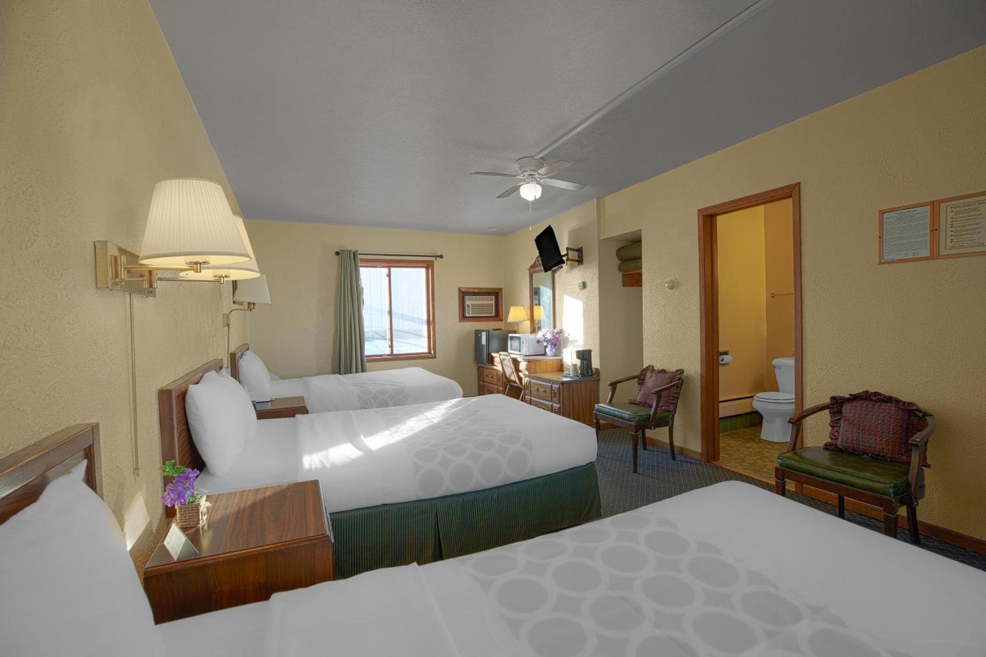 Love Hotels Silver Street By Oyo At Hurley Wi Exterior foto
