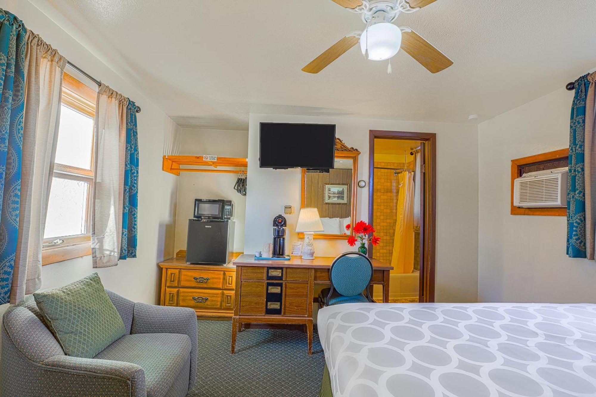 Love Hotels Silver Street By Oyo At Hurley Wi Exterior foto
