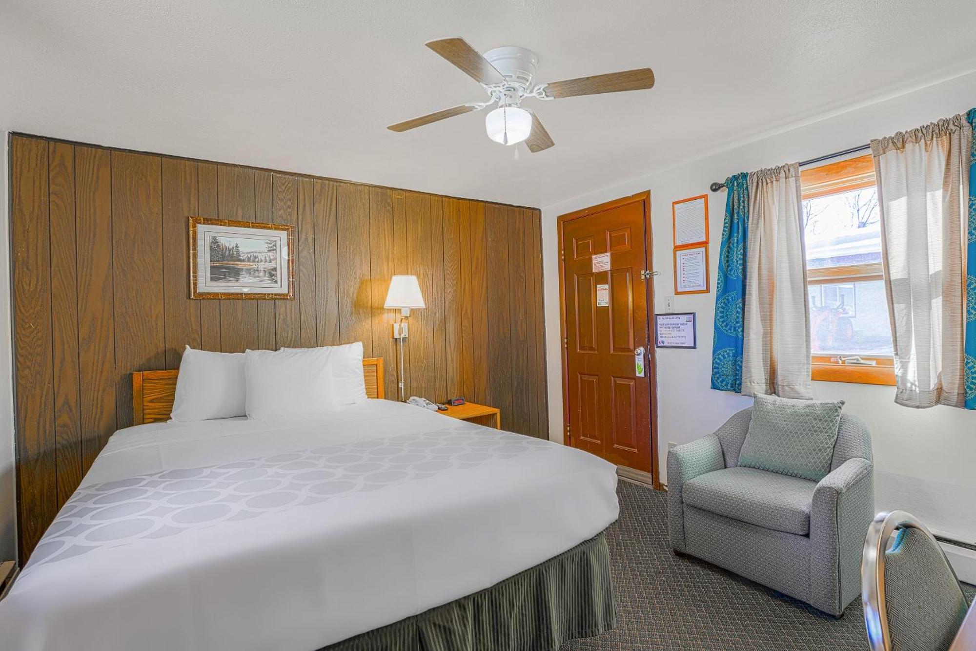 Love Hotels Silver Street By Oyo At Hurley Wi Exterior foto