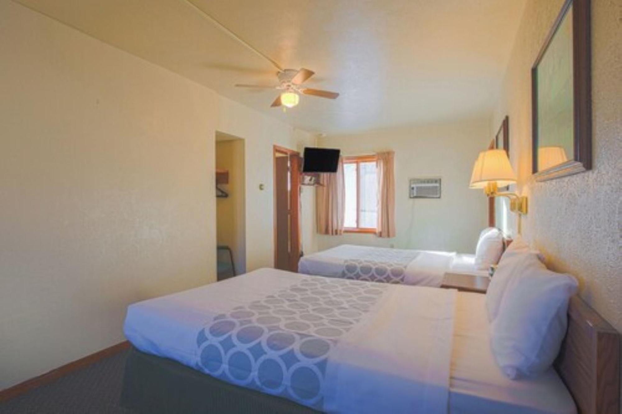 Love Hotels Silver Street By Oyo At Hurley Wi Exterior foto