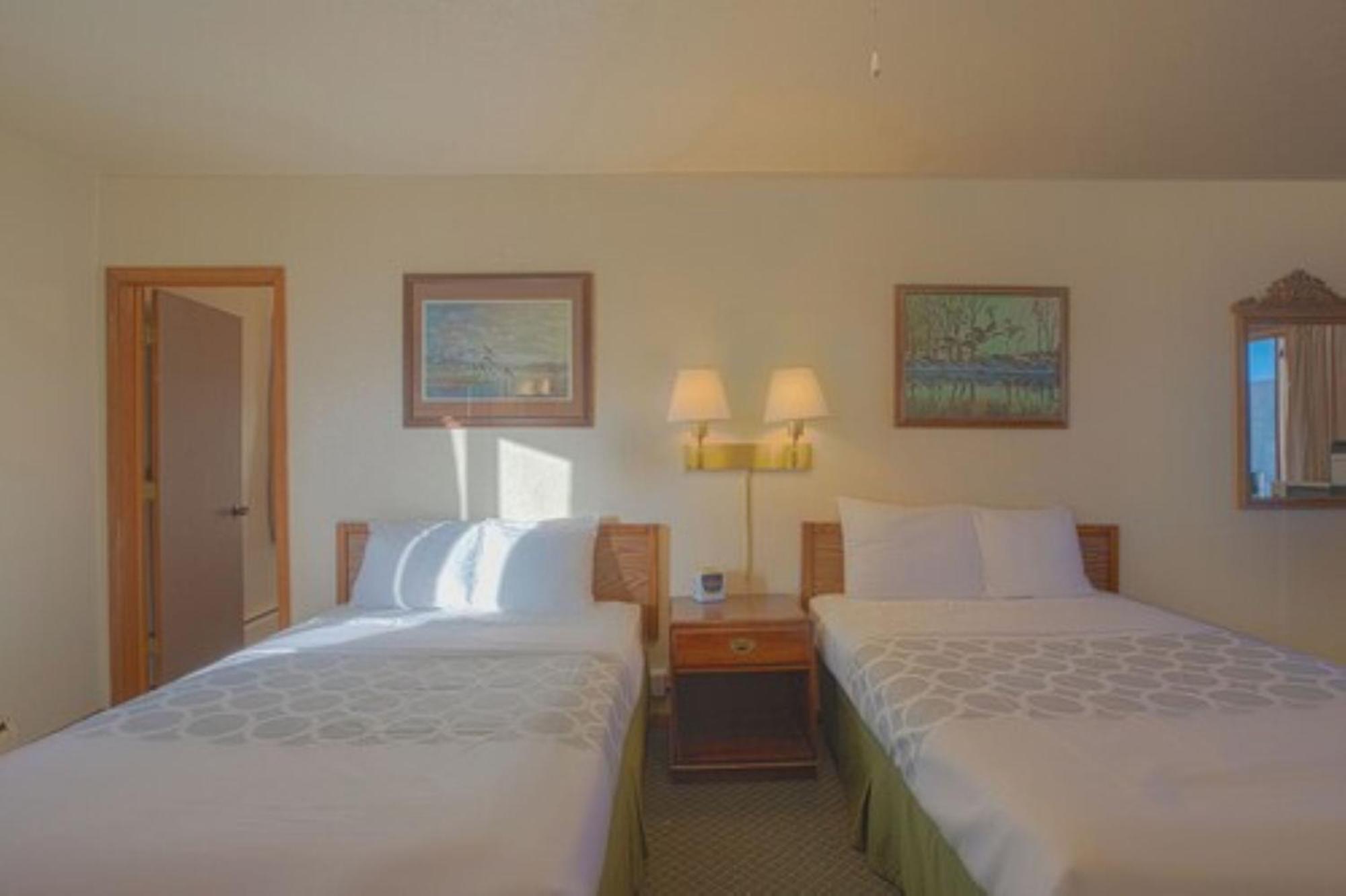 Love Hotels Silver Street By Oyo At Hurley Wi Exterior foto